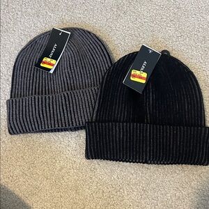 Giorgio Armani Men's Dual-Tone Knit Beanie Set - Black and Gray